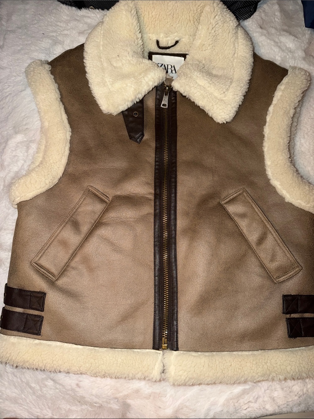 Zara women’s small oversized aviator Sherpa vest